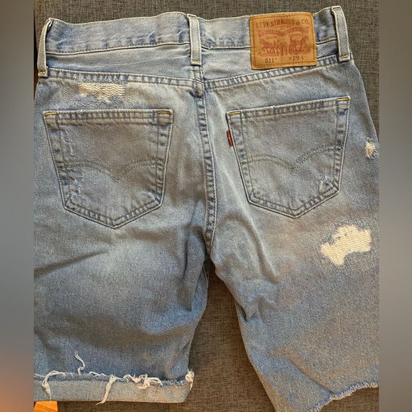 Levis 511 denim shorts. Unisex Size 29 - Picture 3 of 3